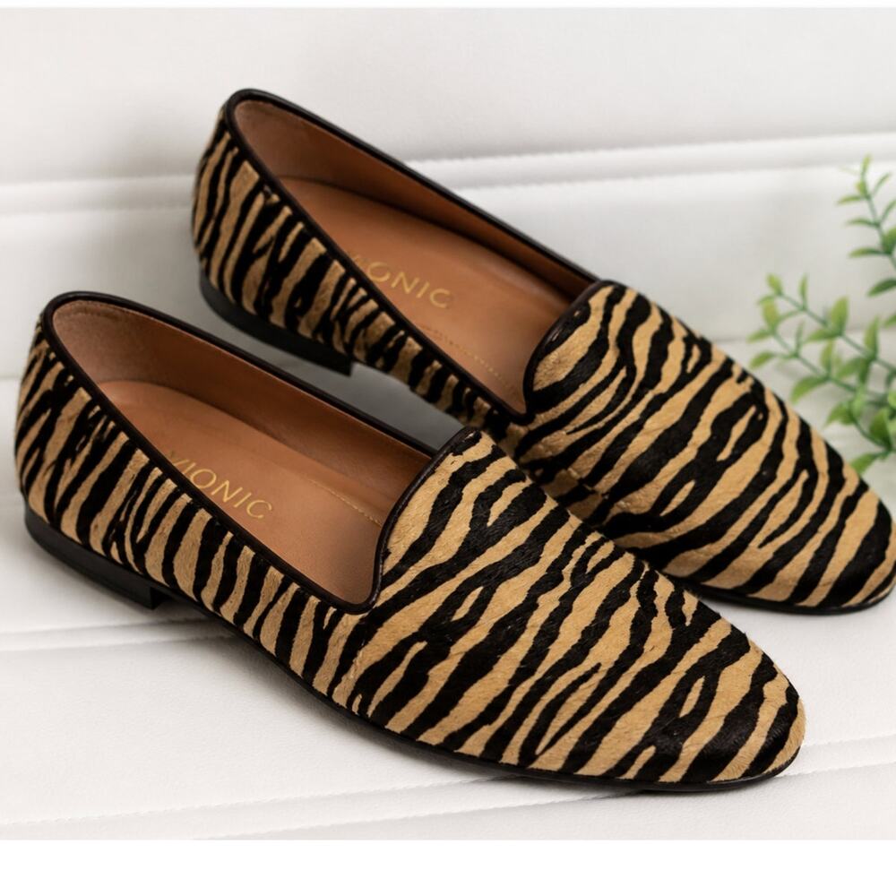 Vionic Willa Tiger Print Calf Hair Loafers Size 7.5 Orthotic Comfort Flats
